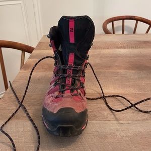 Salomon GTX Hiking Boots size 8.5